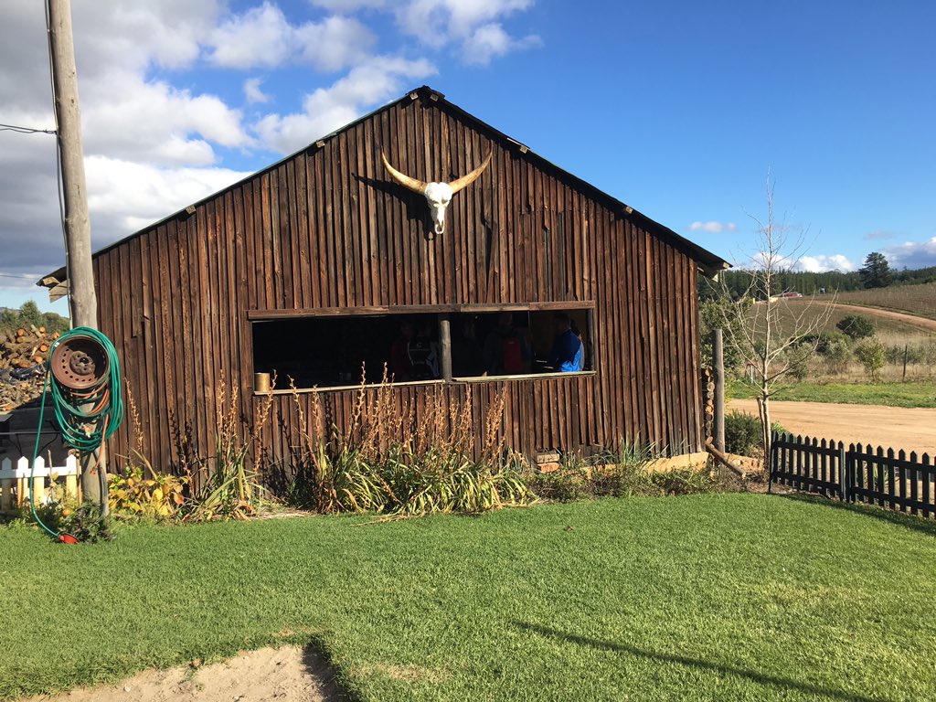 ElginAdventures's tweet photo. First lunch stop @hickoryshack (smoke house) last week @ElginValley @ShotLeft @Derek_Hanekom https://t.co/zpdcjFjutC