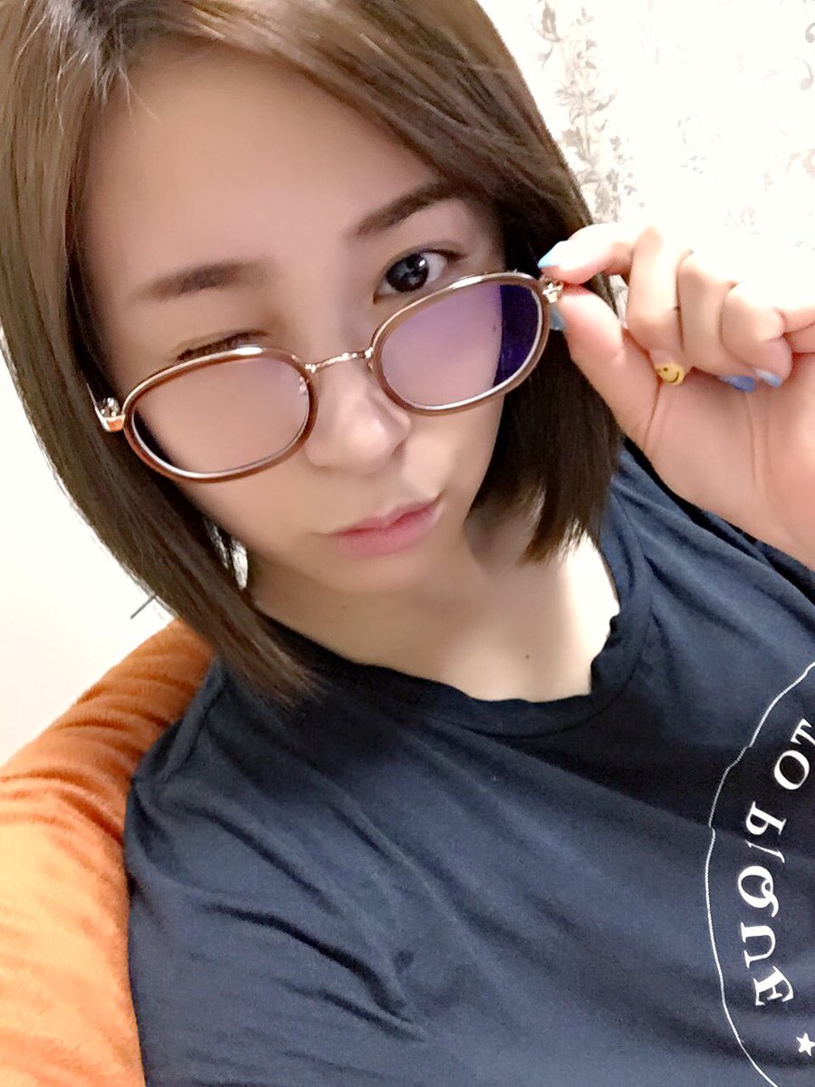 原 明日夏 Twitterがビキニの写真で溢れてる ご馳走さまです そんな私は新しい眼鏡を買ってるんるん 原 明日夏 Twitterがビキニの写真で溢れてる ご馳走さまです そんな私は新しい眼鏡を買ってるんるん