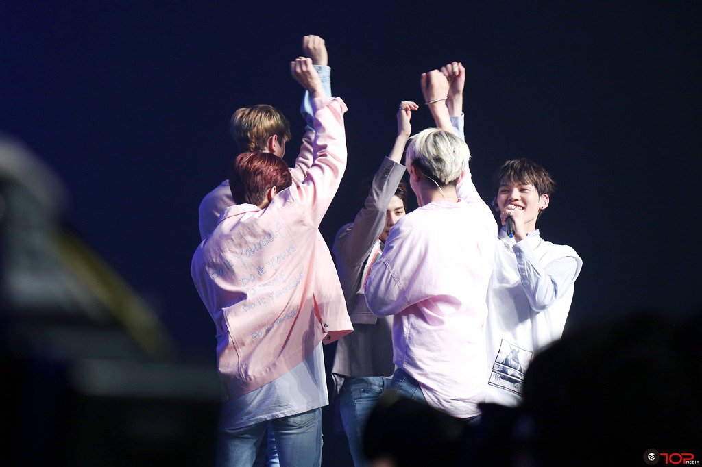 loveKUHN_1111's tweet photo. #쿤 #업텐션 #300DaysWithUP10TION @UP10TION
》https://t.co/UfpflDhICM
》https://t.co/zP08JcKMbF
》https://t.co/4Kllvibj0P https://t.co/MLOmHXXFTZ