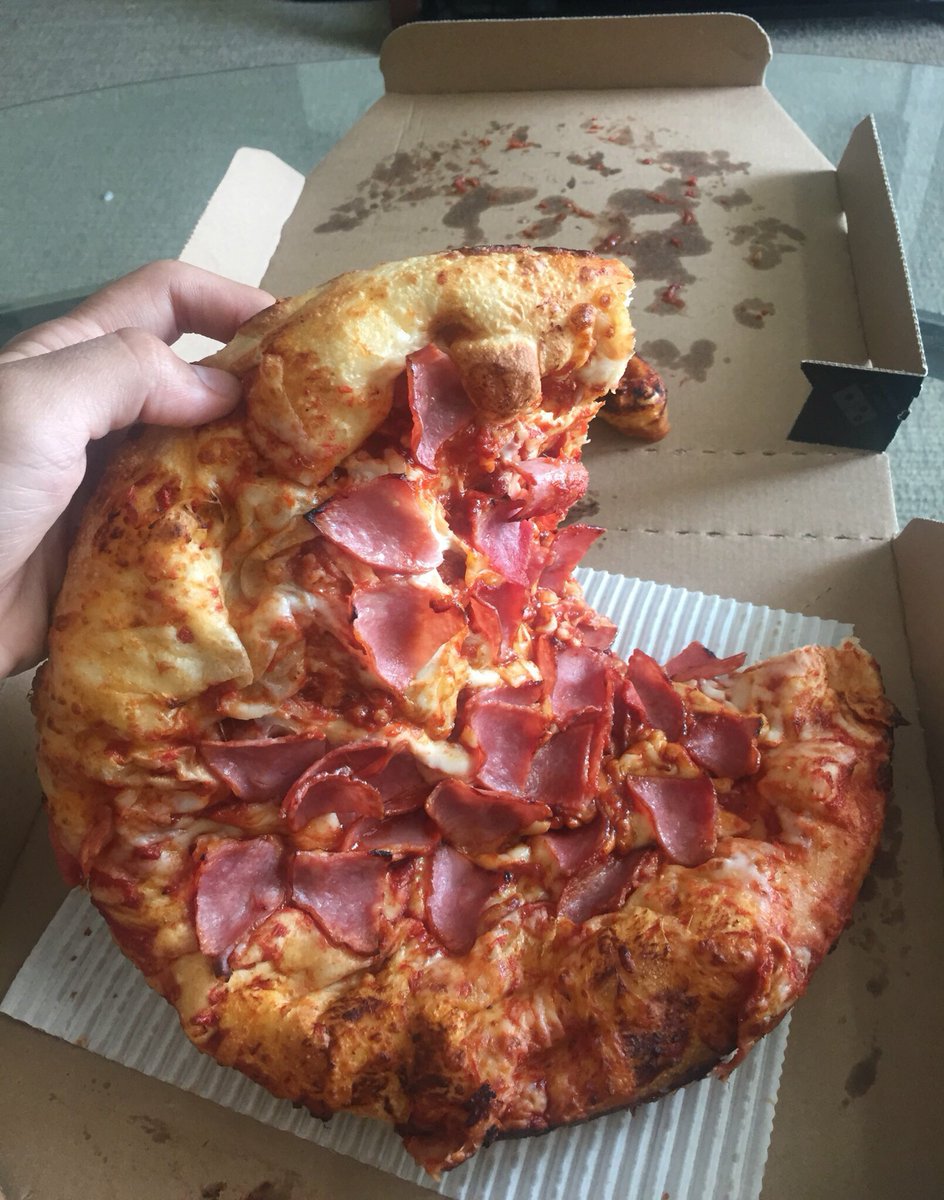 Pedrobko's tweet photo. @dominos So, I just ordered a Pan Pizza...
-Congratulations, an attempt was made- https://t.co/rkTFUfFUQl