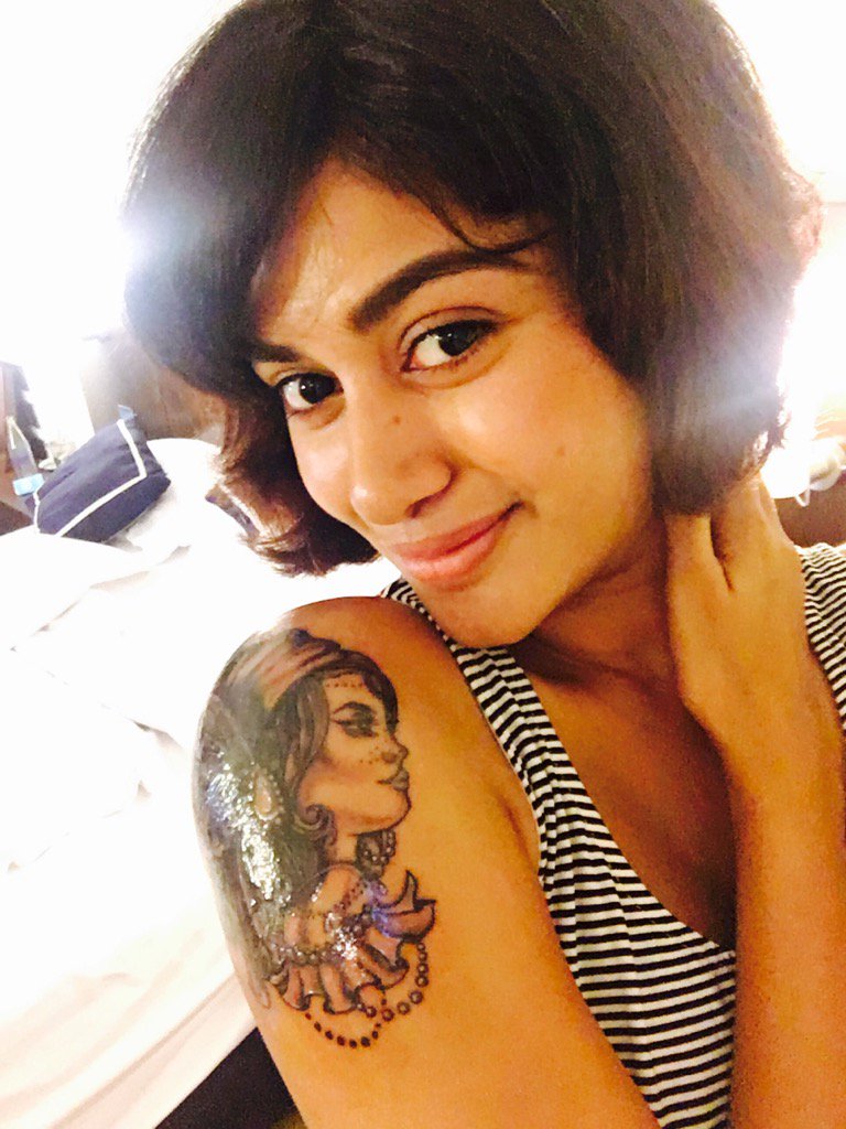 Oviya flaunts her gypsy tattoo! | Tamil Movie News - Times of India