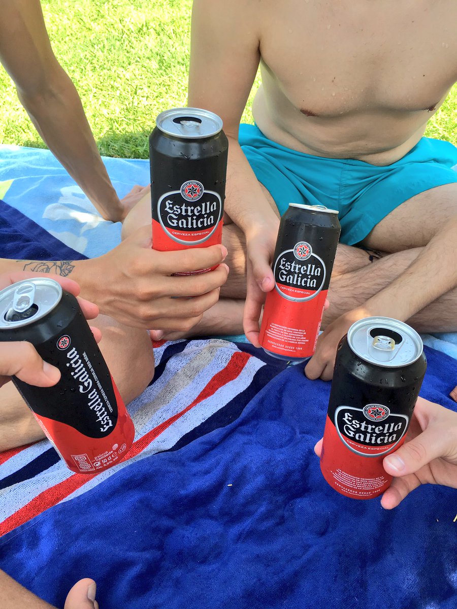 AdrinLpezSnchez's tweet photo. #estrellagalicia #calor #piscineo Una cerveza del carajo @estrellagalicia @saukren @SamuelSnchez @Santi_t_s 🍻🍻 https://t.co/JxSG4k3C7x