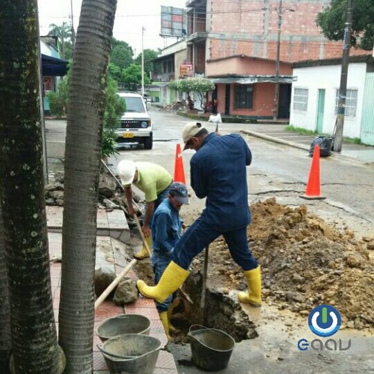 eaavesp's tweet photo. En este momento se realizan obras para dar pronta solución al daño en la tubería en el sector del barrio la florida https://t.co/QhrvIayvau