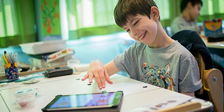 FondationOrange's tweet photo. [📢] Appel à projets : le #numérique au service de l'autisme ! 
Fin des dépôts le 24/09! 📆

➡ https://t.co/RUENvn93kl https://t.co/otV6sdoMYT