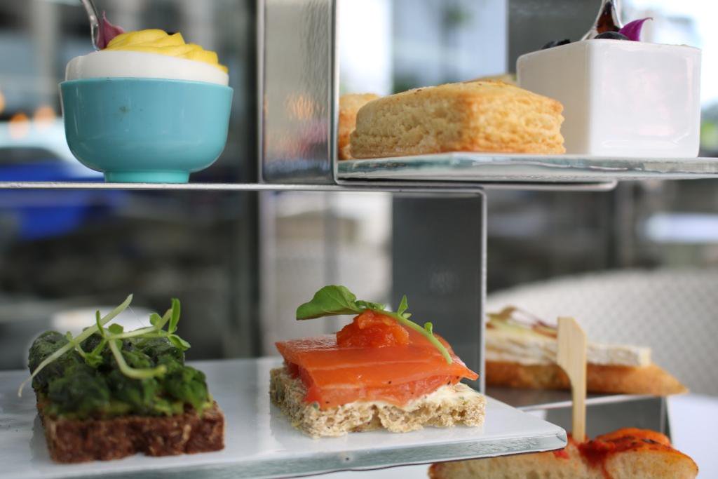 RadissonBluAqua's tweet photo. We need some help eating these delicious bites! Learn more about our #ModernTea experience: https://t.co/bFtPMKxRgy https://t.co/l7uZfWNsNt