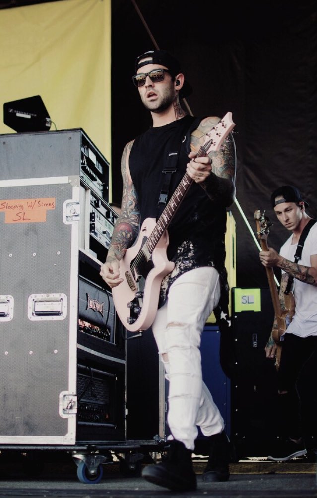 JackFowlerGifs's tweet photo. #warpedtour2016 https://t.co/8rOT6b7mXR