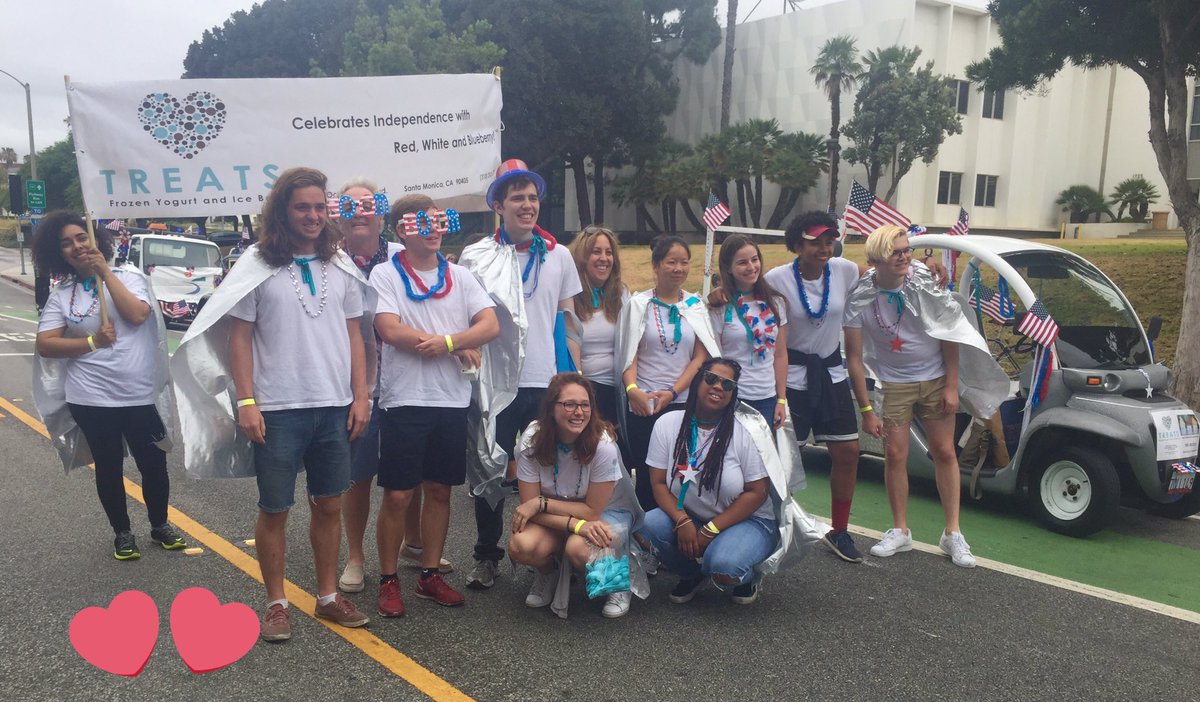 TreatsSM's tweet photo. Thank you #SantaMonica for a fabulous #July4th parade! Great seeing everyone and sharing TREATS! https://t.co/Vn504LeLLw