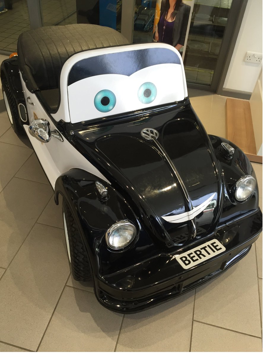 evsvaleting's tweet photo. #heritageautos - #evsvaleting giving the classics lots of TLC https://t.co/nfFtFncKbd