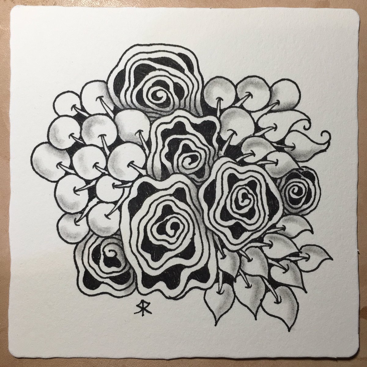 YuChenHsu's tweet photo. Simple is not easy.
#Zentangle #divadance #pokeroot #pokeleaf #365 #365in2016 #365之186 https://t.co/a9IypWg2z8