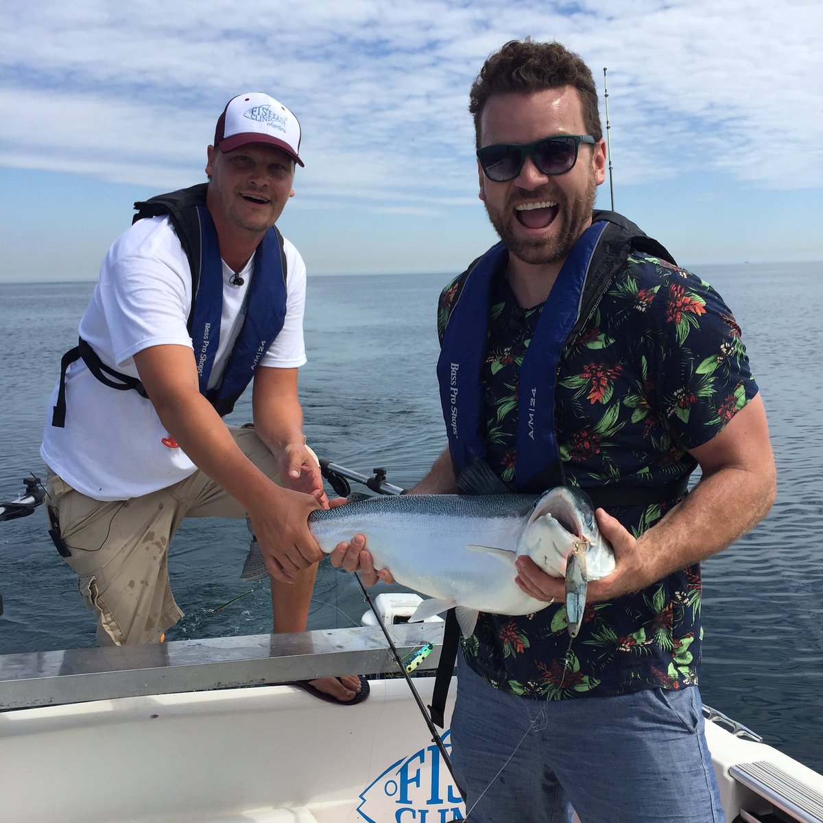 timbolen's tweet image. ... after the catch!! #fishinclinician #charter @morninglive @CHCHTV #20lbs #salmon