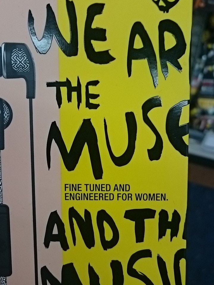 Endlich gibt's auch Kopfhörer für Frauen! Jahrzehnten ohne Musik ist ein Ende gesetzt #skullcandy #why #sexism