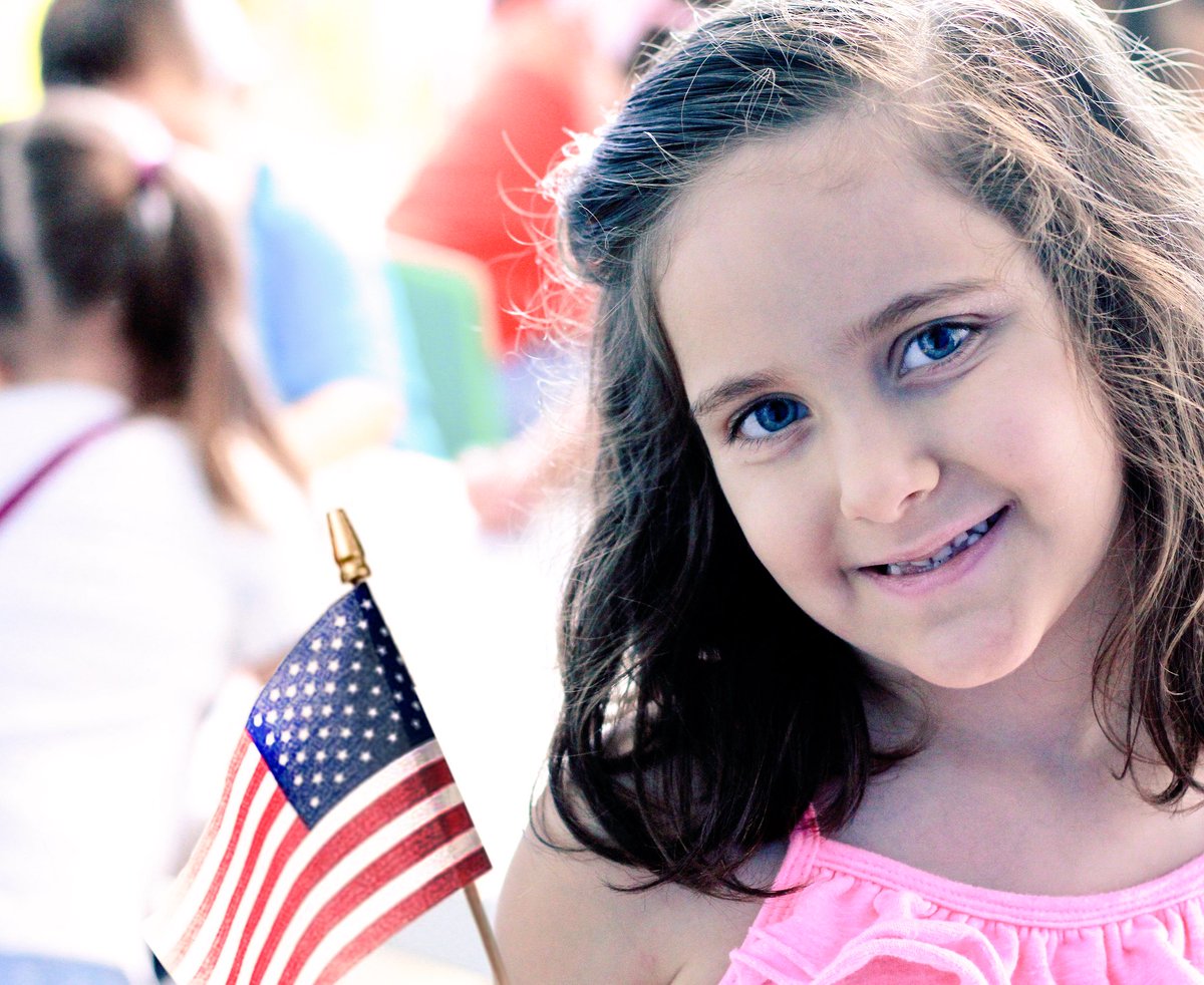 Nilsaalvarez's tweet photo. My WHY to #LeadRight2016... Because she deserves to grow up in a country where her faith &amp; her future can SHINE.✨ https://t.co/JocGjAngHl