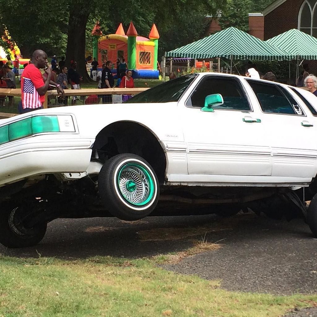 HGrove_parade's tweet photo. #lowriders in our #hgparade !! #clt #eastclt #4thofjuly https://t.co/Zs6IogDFBV https://t.co/NUzMj1QkL4
