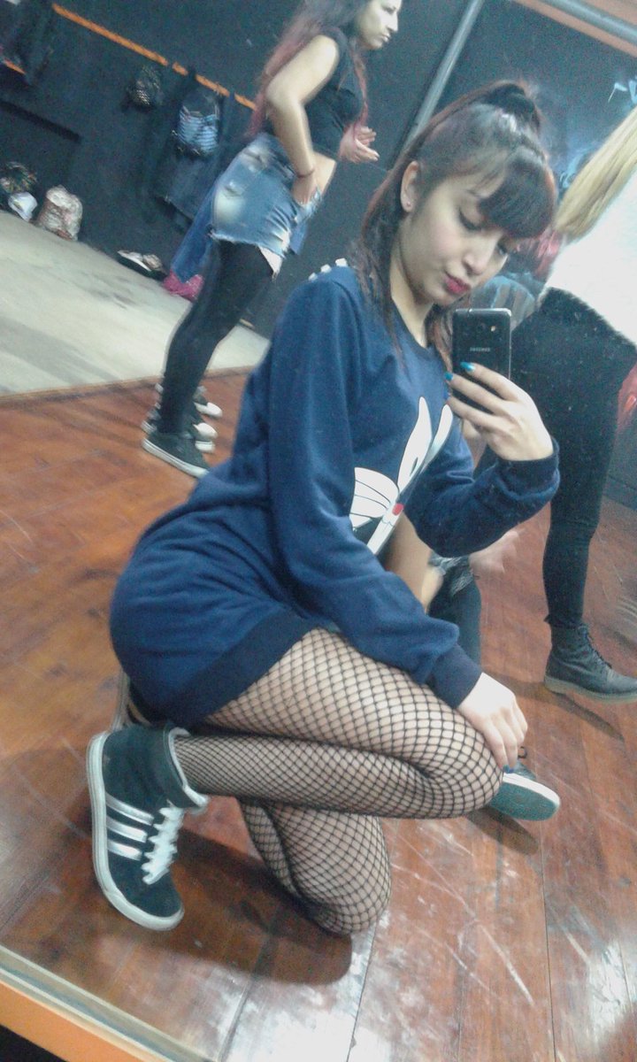 selenebellydanc's tweet image. #StreetFlow exámen de Reggaeton ✌✌🎵🐾😄