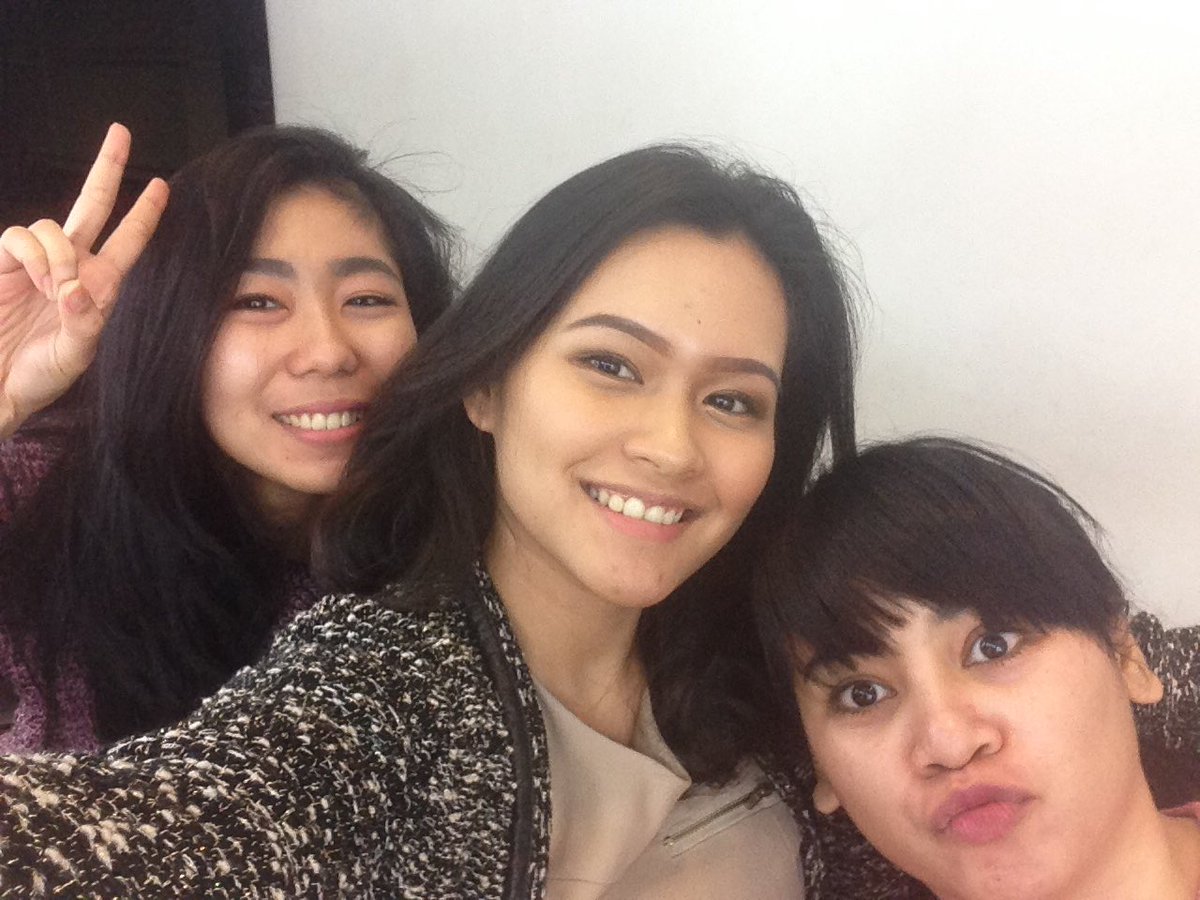 TwindaRarasati's tweet photo. Yg abis malam takbiran ayuklah melipir nyalain tv #NET24 & kita pantau perjalanan temen2 #NETMUDIK https://t.co/cHGsr1KQZT