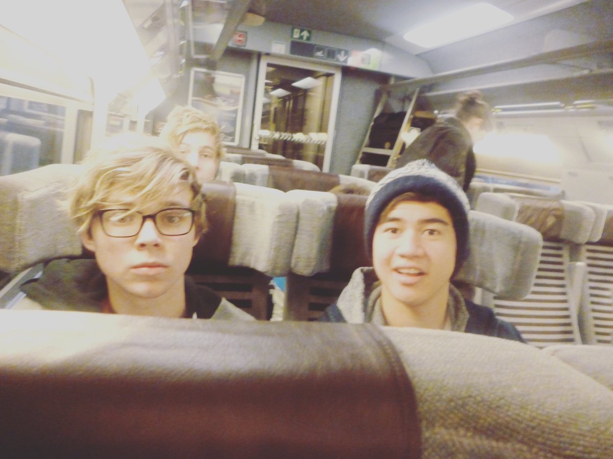 5SOSFANUPDATE tweet picture