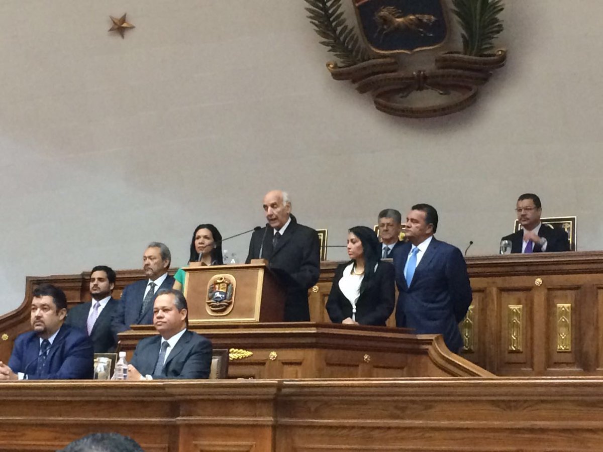 AsambleaVE's tweet photo. Américo Martín: En 1811 nació una nación con independencia, descentralizada y con  autonomía de poderes. #5J https://t.co/9lg9ddFilQ
