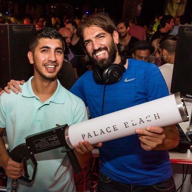 dj_tarkan's tweet photo. Bu gece Marmaris'te yine yer yerinden oynayacak! @Palace_Beach kabininde önce @Deeperise, sonra ben :) https://t.co/sAdDVLvGUg