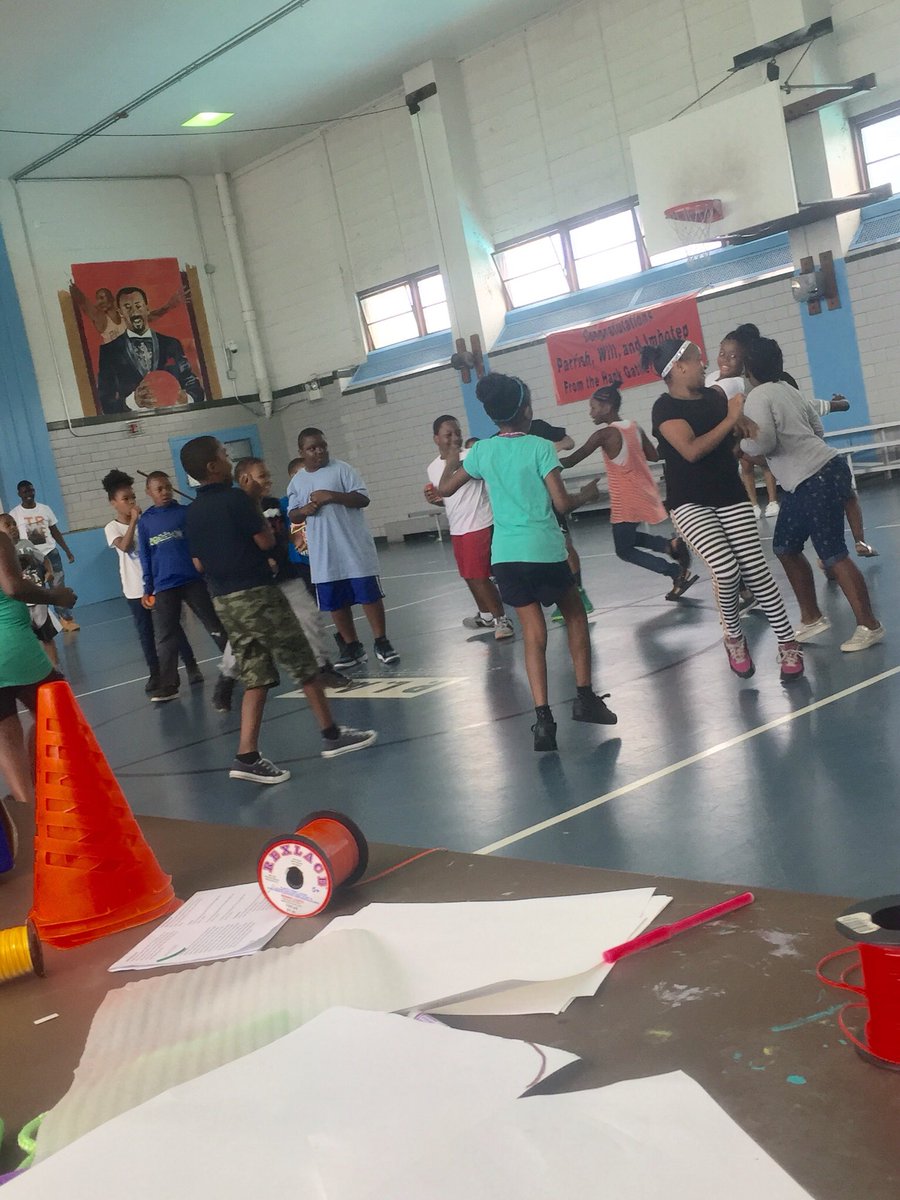 PhillyPlay18's tweet photo. Playing ultimate four corner dodge ball!!! #PhillyPlay https://t.co/FFR7QnmS2k