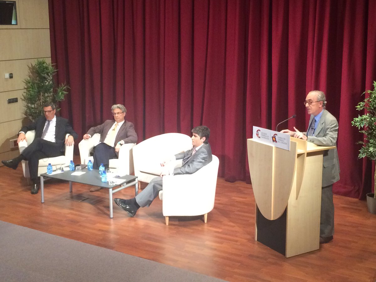 Crealotv's tweet photo. Ahora en directo desde @secardiologia tratando sobre #EstatinasDiabetes. Síguenos en https://t.co/YXP5uGPKKz https://t.co/VuJQxngkss