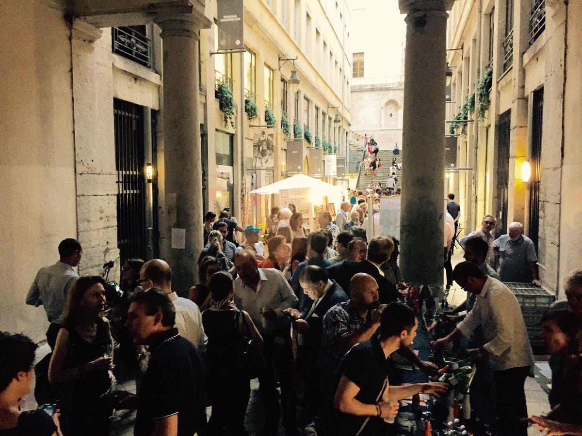 OnlyLyon's tweet photo. L'Apéro Ambassadeurs ONLYLYON s'installe au @villagecreateur ! A la découverte des créateurs lyonnais #design #mode https://t.co/zXKes2ccvK