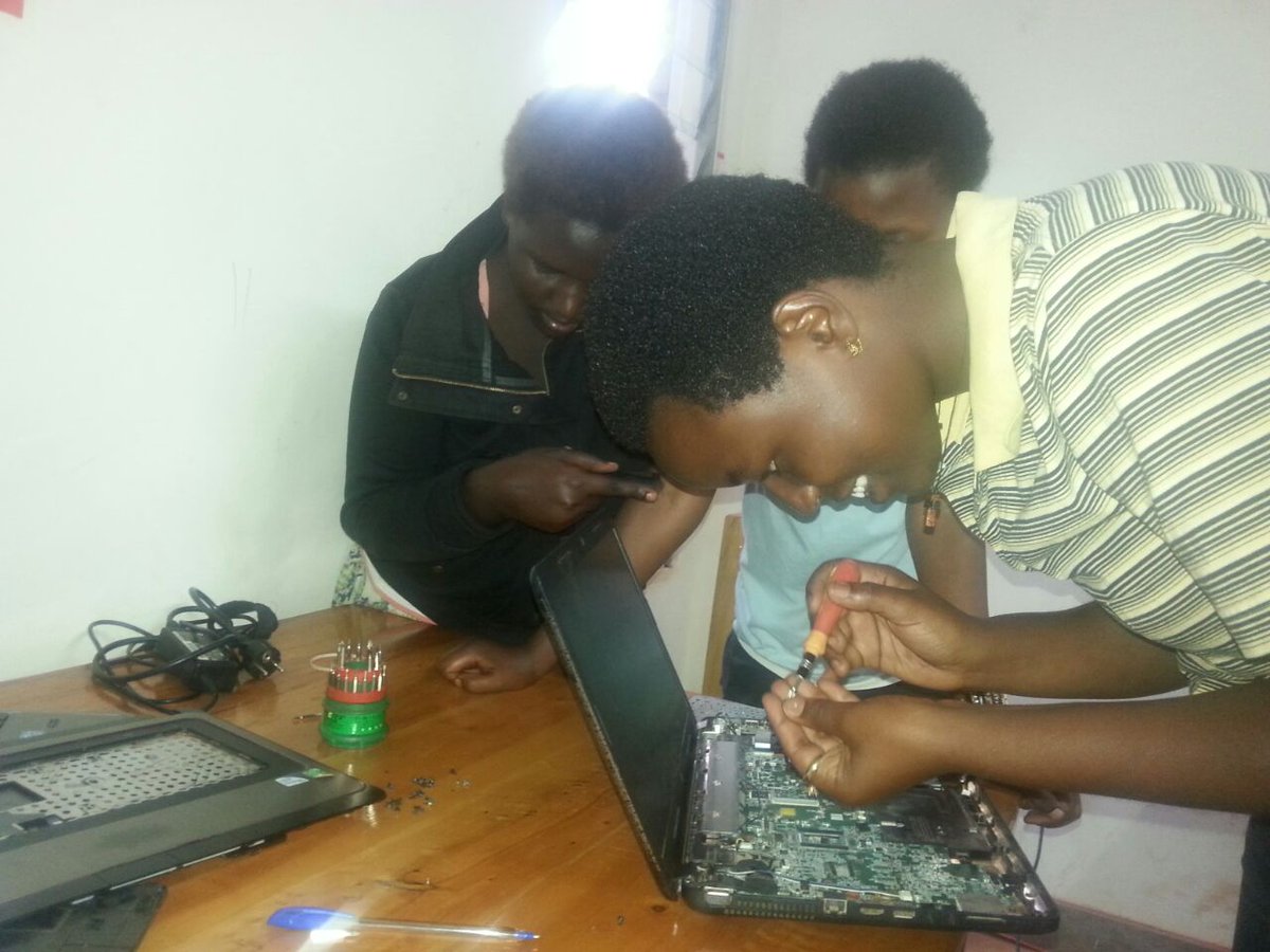 Jeanmarieh12's tweet photo. Celebrating #WYSD, I'm proud to serve and share my skills w/ my interns in ICT Departm @ReadyforReading #myskill2016 https://t.co/2ws6W7qV2r