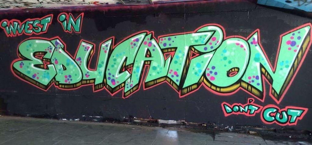 Boibasikgraff's tweet photo. @Amelia_Womack if you support the teachers you might like this. Painted by two nut members today on the southbank. https://t.co/o4NXxNjIJ2