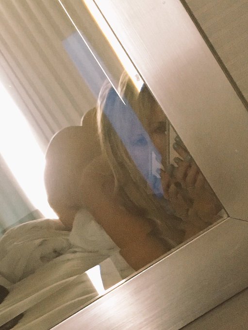 1 pic. Good Morning Lovers! ? https://t.co/XUYec56cSb