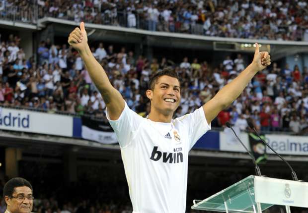 Sejarah Hari Ini (6 Juli): Sambutan Meriah Untuk Cristiano Ronaldo dlvr.it/LkPw6N