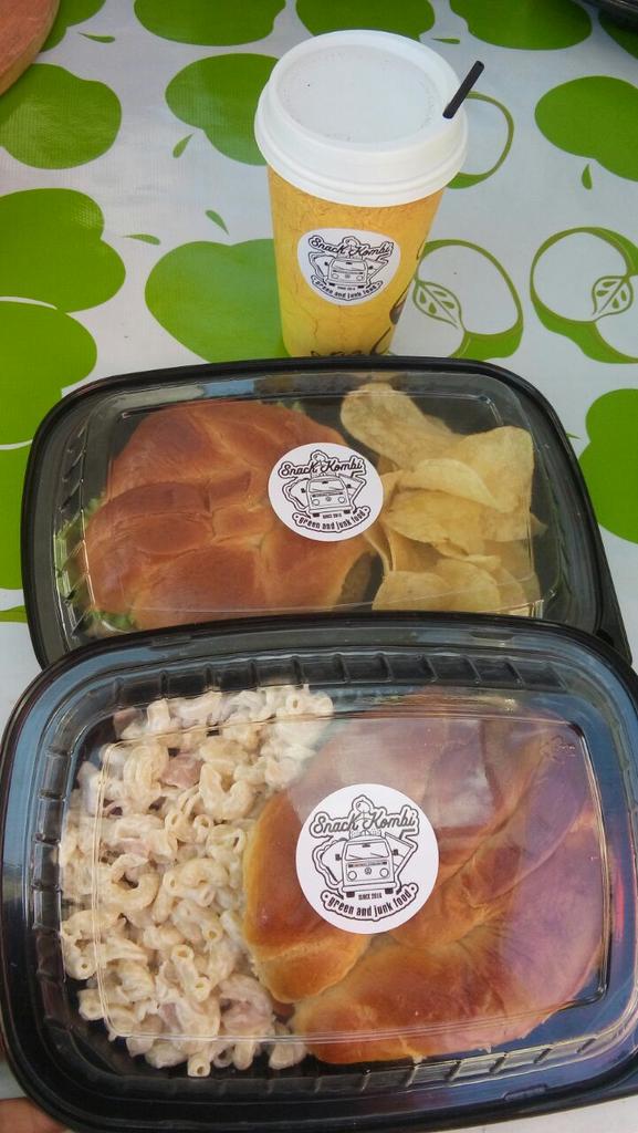 SnackKombi's tweet photo. Hola amigos...la promo de la sem cuernito (con sopa o papas) y tu cafรฉ capuchino caramelo por $50๐๐๐ #MandaWapp ๐ https://t.co/puKewiVPZg