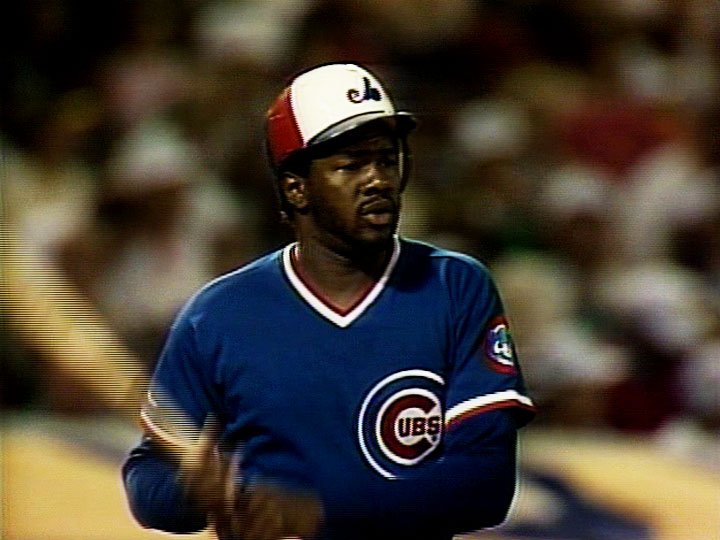 Paul Lukas on X: 1987 All-Star Game: Cubs closer Lee Smith forced to bat  in 13th inning, doesn't have a helmet, uses an Expos lid.   / X