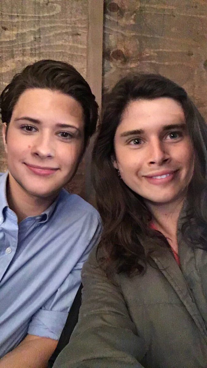 deadofsummerz's tweet photo. FUCKING BYE THIS IS SO FUNNY https://t.co/wOLvkdNBqh