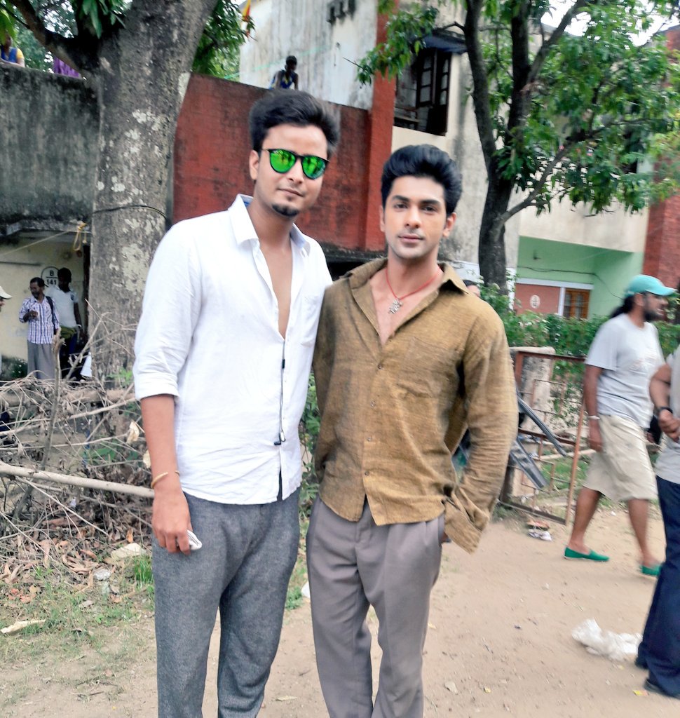 desiboy_jay's tweet photo. Gr8 time wid uh bro @taahashah https://t.co/7p11CO631I