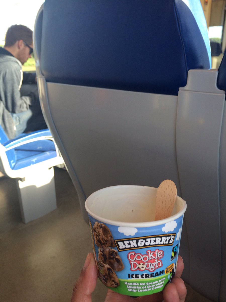Free #benandjerrys makes me happy! #denhaagcentraal #treinleven