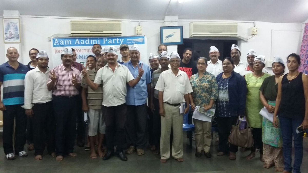 loransunil's tweet photo. Dabolim Constituency volunteers meeting.  Selfless Volunteers are the true strength of AAP @AAPGoa https://t.co/15hbdlOtnf