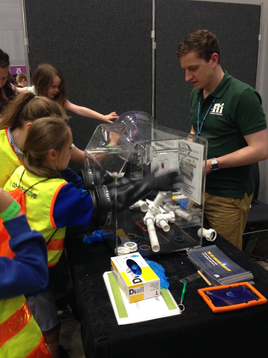 TBB_NorthWest's tweet image. Our attendees loved the @NINorthWest Plasma Ball &amp;amp; Glovebox - brilliant! Fab freebie too #minitorch @NI_YGN #BBNW