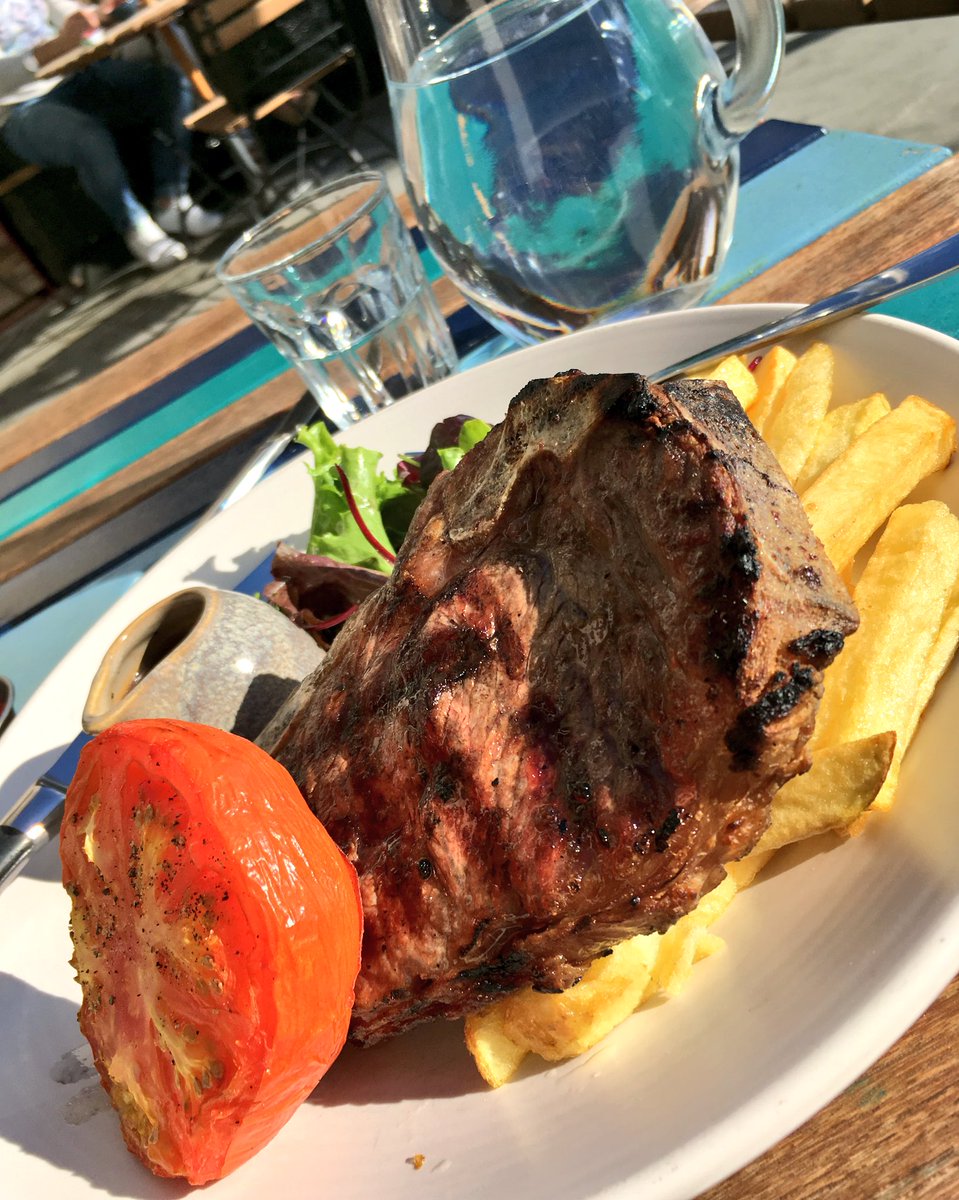 GabbyBraca's tweet photo. Do not trust people who says that size doesn't matter... #SteakLover #DecentFood @BlueBoatW6 https://t.co/Ec3WFMK8ND