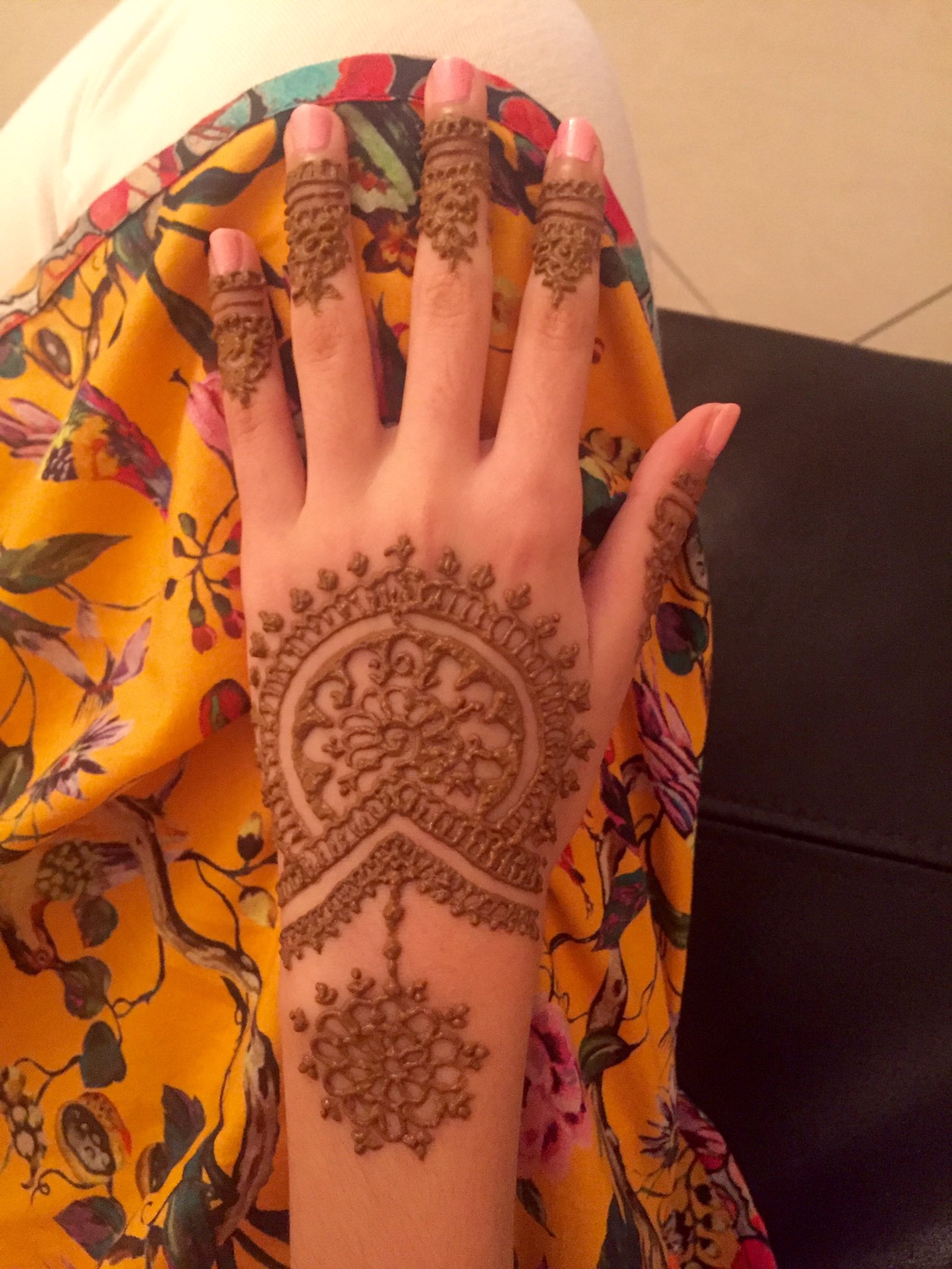 Simple Tips That Can Make Your 'Mehendi' Dark And Long-Lasting For Karwa  Chauth 2021