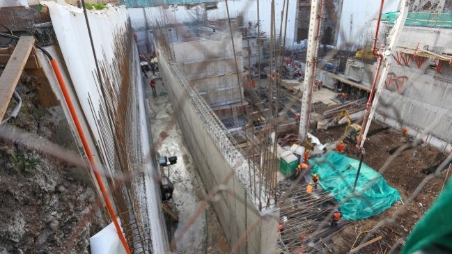 Ministros visitan avances de la segunda etapa del GAM teinforma.cl/#noticia-Minis…