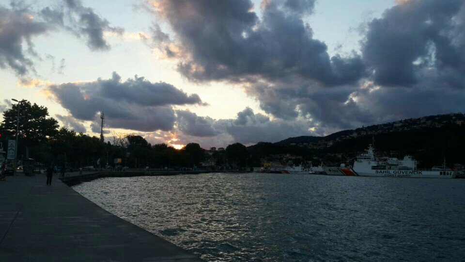 balcnar's tweet photo. I'm at Kireçburnu Sahili in İstanbul, Türkiye https://t.co/VS7qESh0qa https://t.co/Pnb5XW61Bx