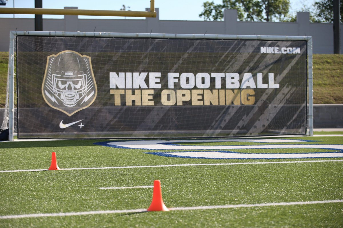 FNLiveCFB's tweet photo. Check out @InTheBleachers' top 5 players to watch at #TheOpening2016 https://t.co/Z5bjBLdH3L https://t.co/LHVBXjKJq4