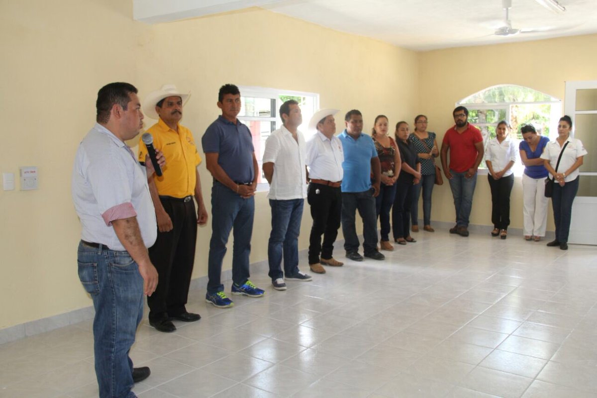 Pobladores de Payo Obispo y La Cieba cuentan ya con #RefugioAnticiclónico Obra de #FuertesRaíces <a href="/Alex_ZetinaA/">Alexander Zetina Aguiluz</a>