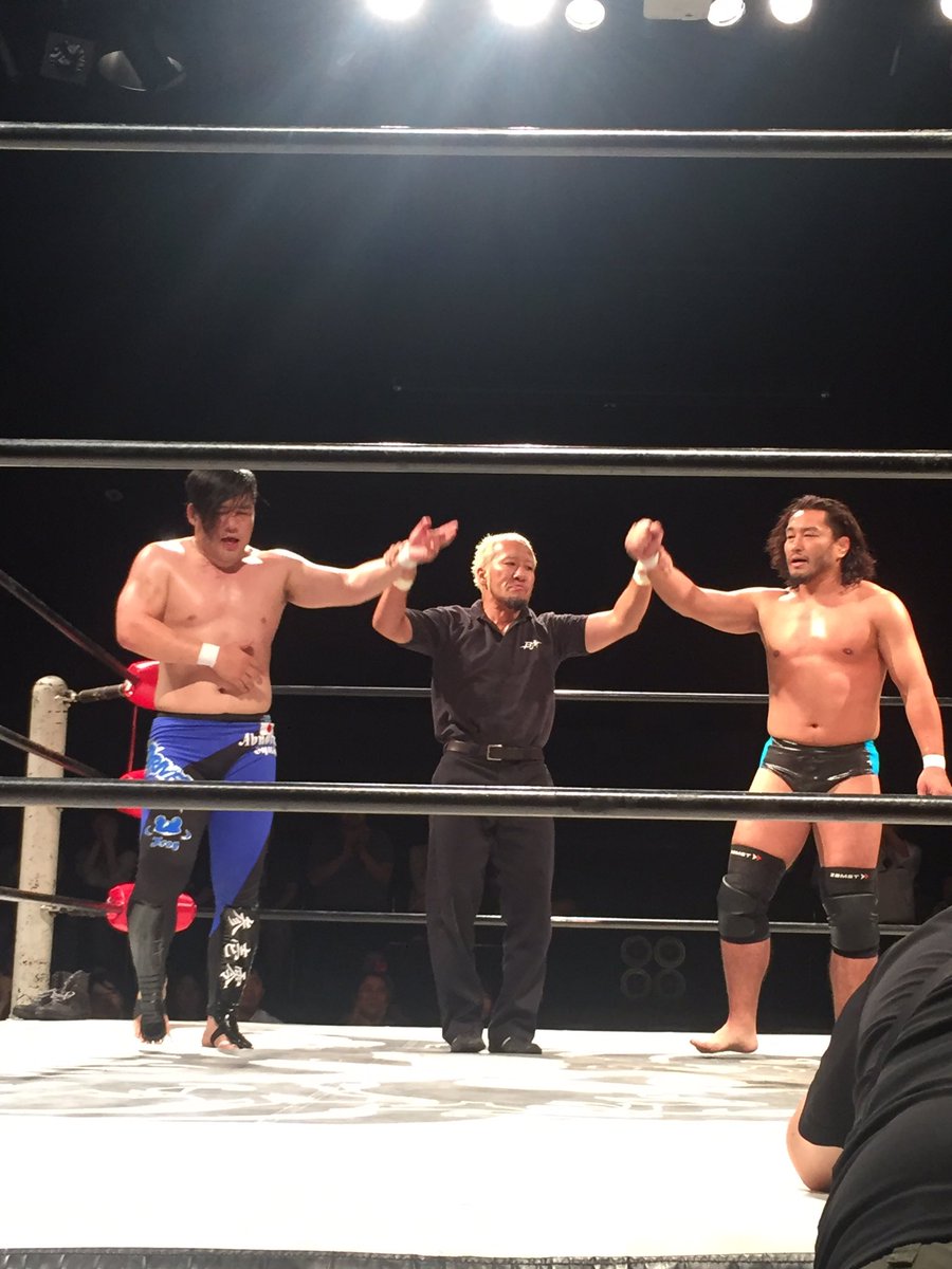 ryujyu0164's tweet photo. 変態自衛隊の勝利
健闘を称える4人 
ジェイクVSノムタク戦といいハードヒットな試合が2試合も観れて私得でした( ´ ▽ ` )
#DRIZE #bjw #ajpw https://t.co/SE53rQtvOu