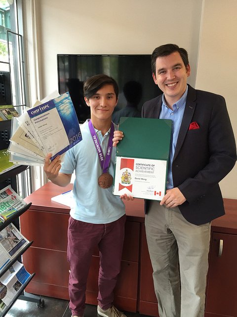 terrybeech's tweet photo. Happy to add my 1st Scientific Achievement Award to Danté's impressive collection! #cwsf2016 #science #CdnInnovation https://t.co/two7NH8y9N