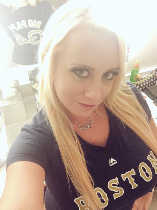 First class direct from BOS to NYC tomorrow. Wine and leg room! Free evening. Debating what adventure<a href="/tag/friskyfriday"class="tags"><span>#friskyfriday</span></a>