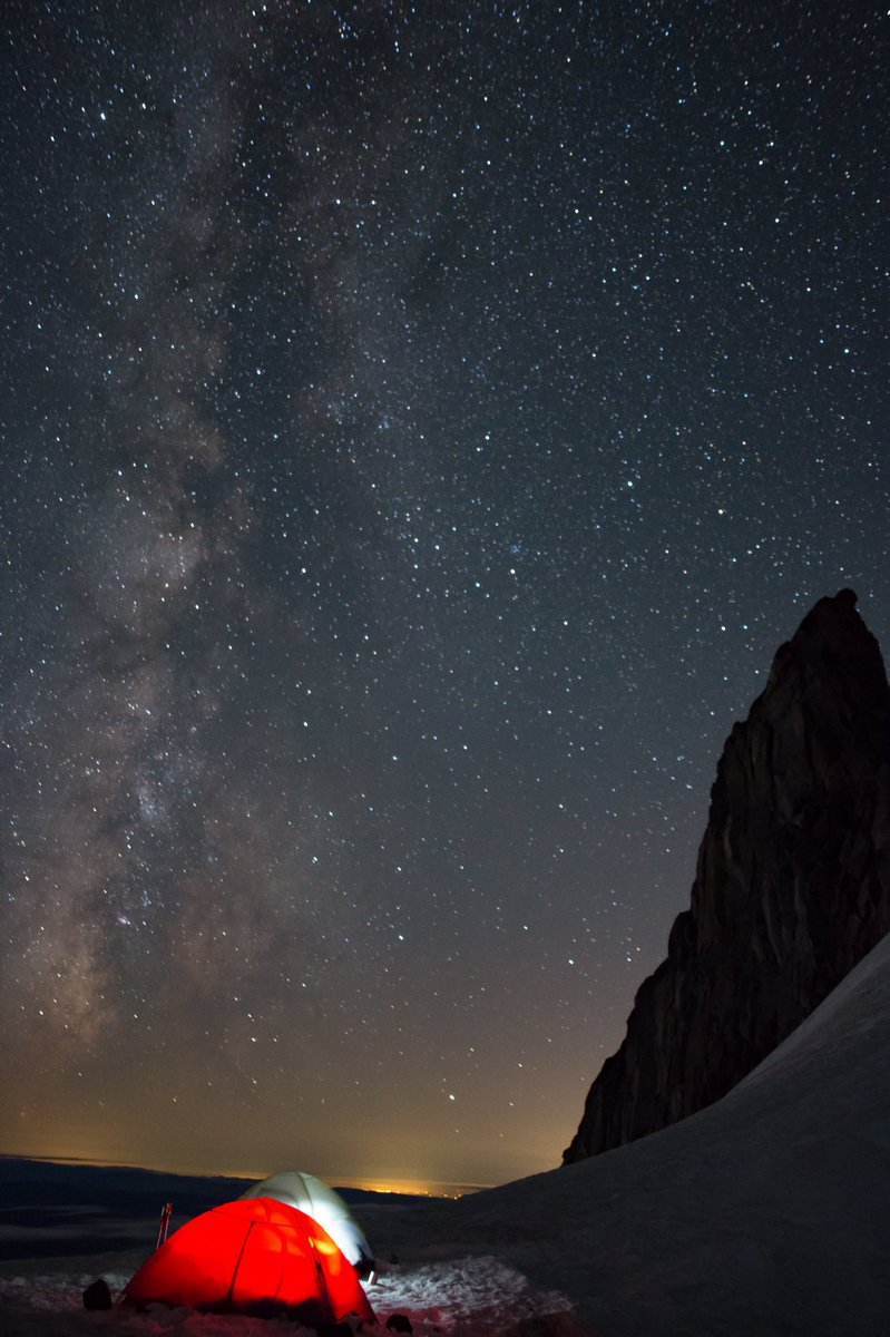 PreFan72's tweet photo. Camping 10,000 feet high on Mt. Hood made for some fun nightscapes🌌 https://t.co/KG6rA0cuo7