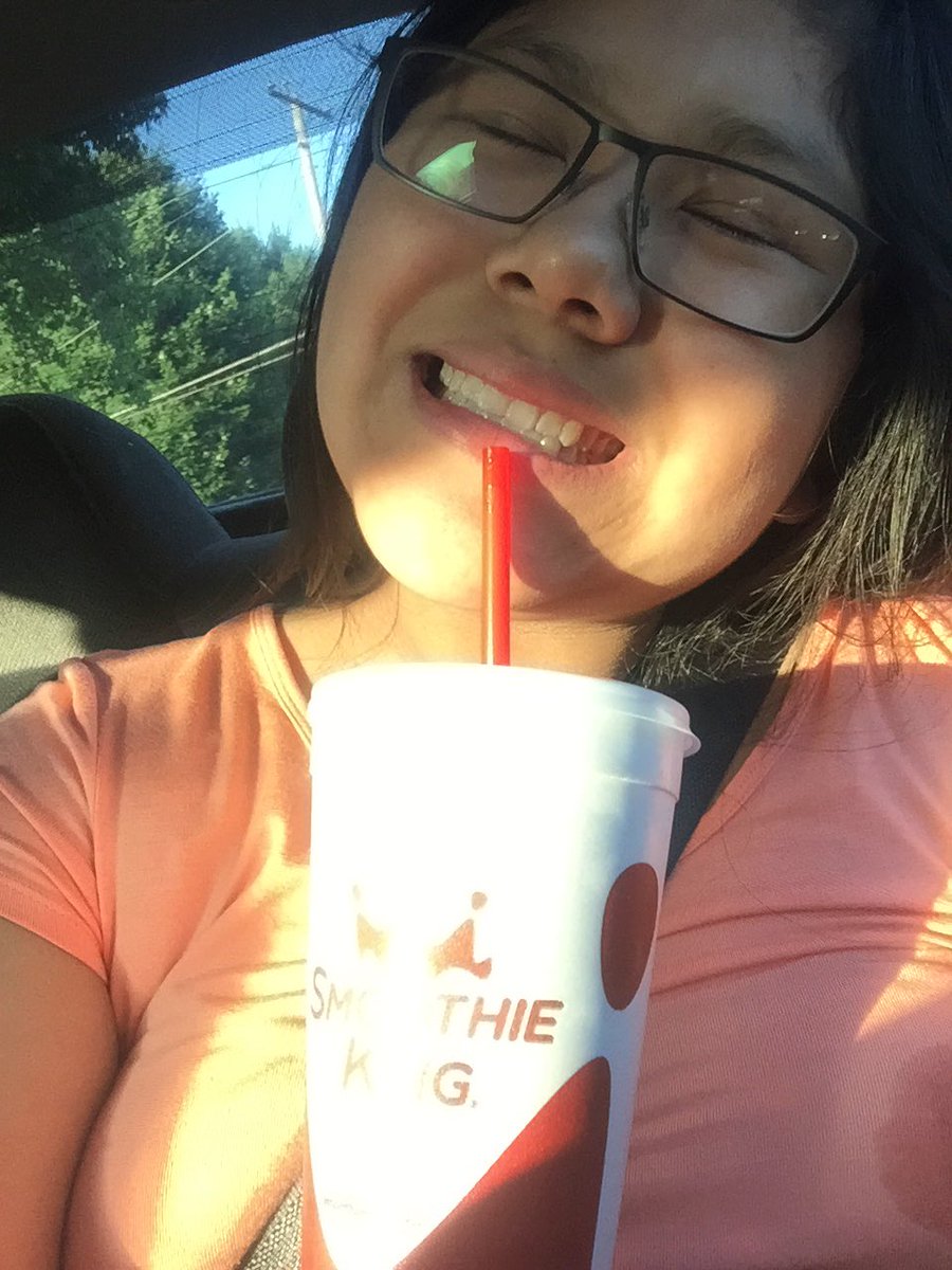 Maritza_Uribe02's tweet photo. @SmoothieKing great smoothie after a long day of swimming👙🏊🏻 #strawberryxtreme https://t.co/5TVLyuiEUV