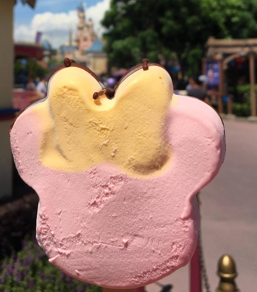 disney tourist blog on twitter the minnie mouse ice cream bar is
