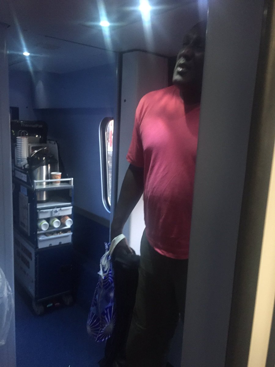 BrownlowJM's tweet image. Exclusive to my Merseyside pals - look who was on my train home tonight FFS!!!! #LocalCeleb #💪🍆