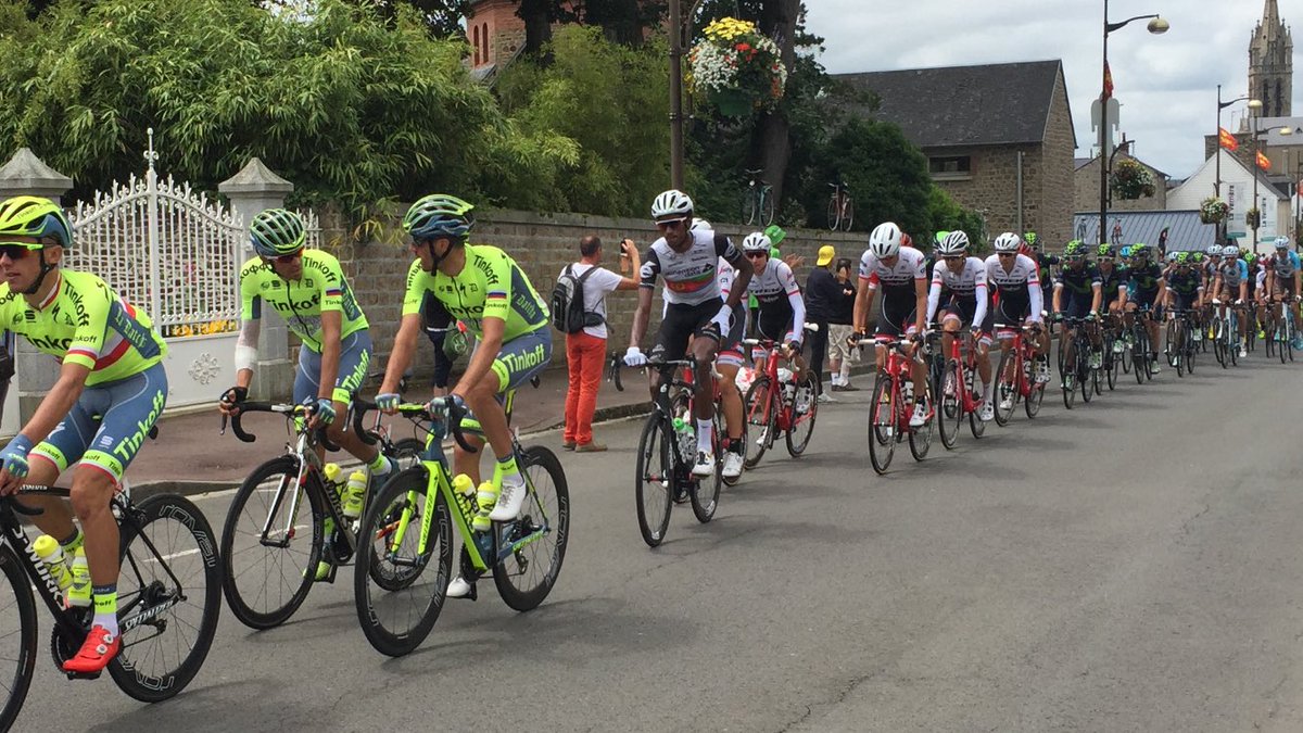 lucindacobb's tweet photo. Stage 3 at @LeTour #cavingreen https://t.co/LVgSnnjQkw